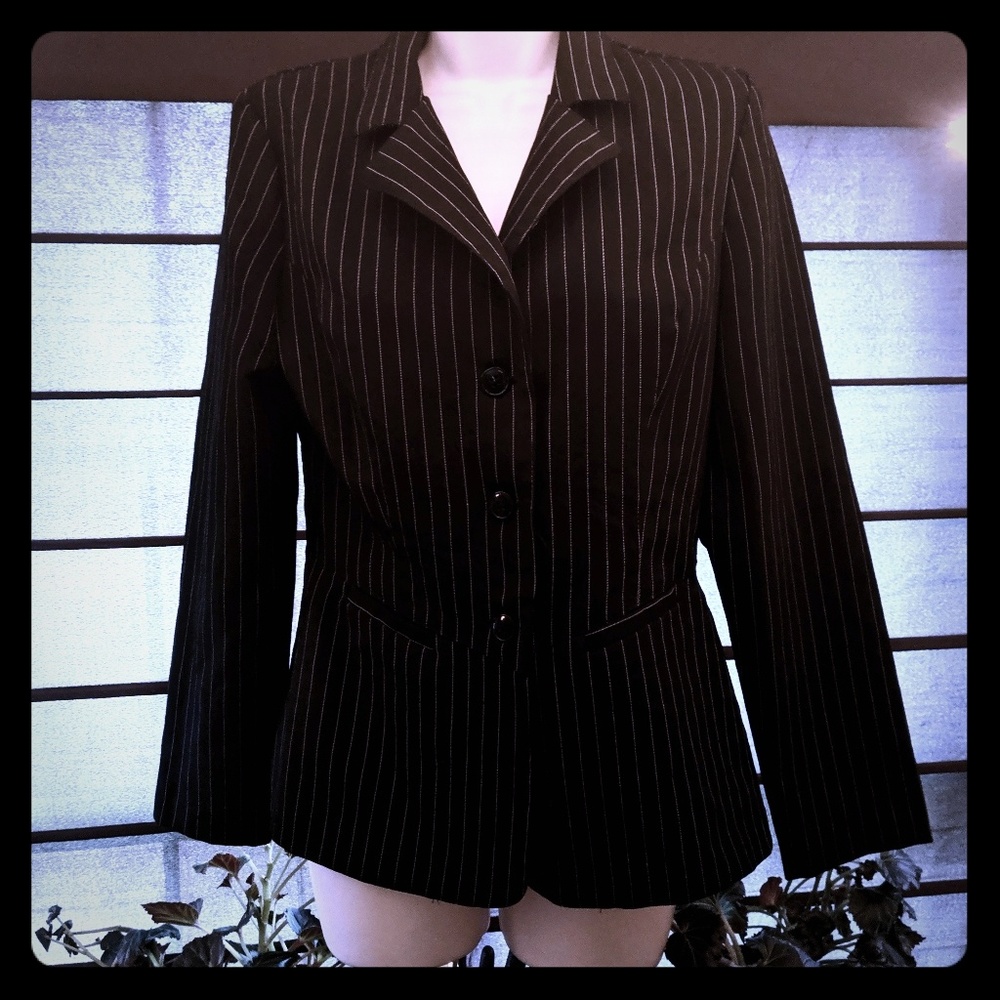 STAR CITY PINSTRIPE BLAZER SIZE MED